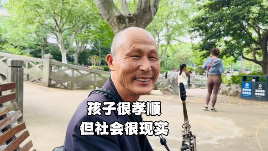 75岁老人情绪失控开法拉利撞残他人,看澳门跑狗今天晚上开什么,最新热门解答落实_权威版V5.51